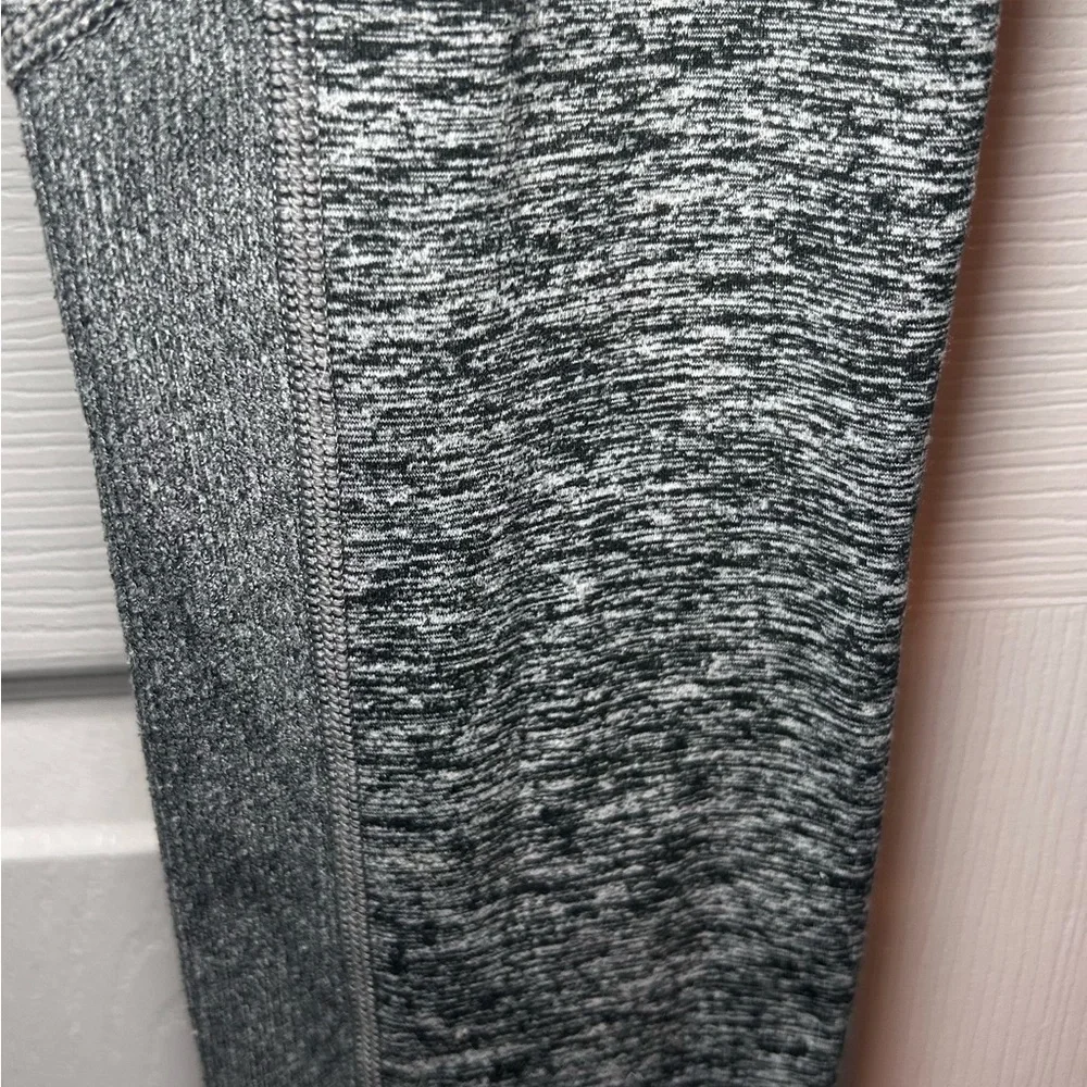 ATHLETA Exhale Heel Tight- Heathered Grey/ Size Small - Picture 5 of 8